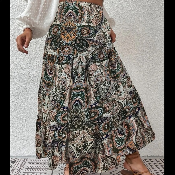 Boho Gypsy Plus Size Floral Paisleys Print Skirt - Picture 5 of 8